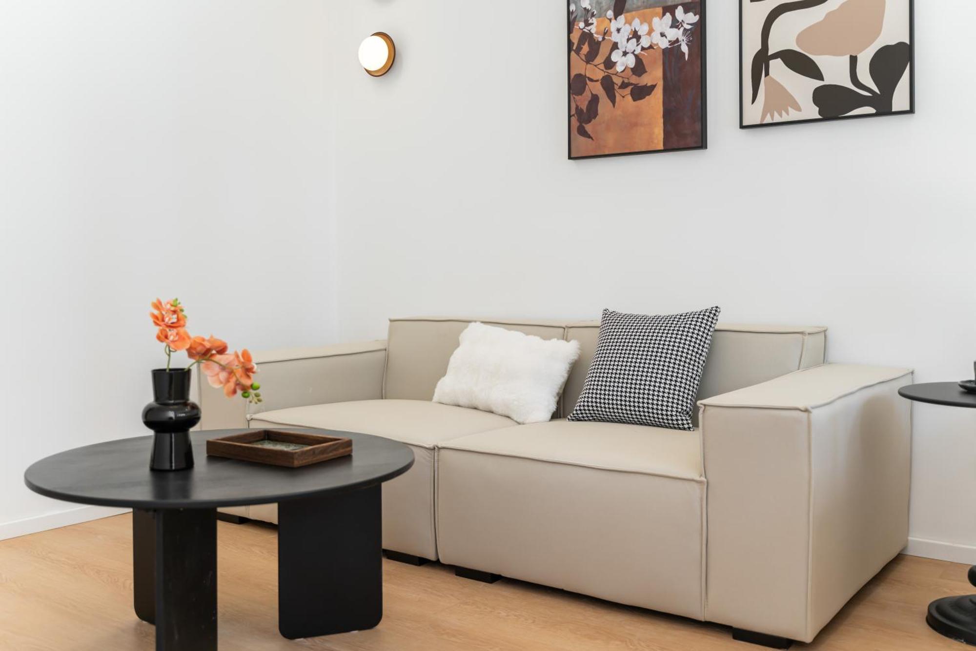 Shanghai Yi Du B&B - 150M Walk From Exit 5 Of Jiashan Road Metro Station Exterior photo